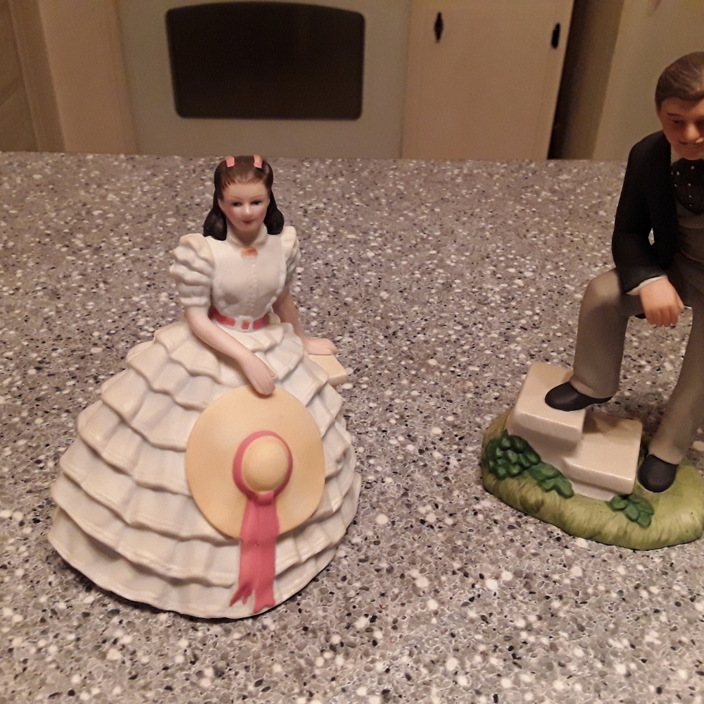 Figurines